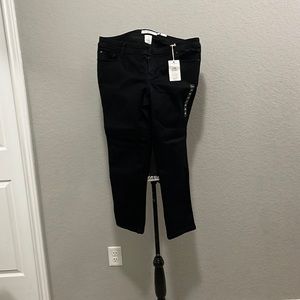 NWT LUX SKINNY TORRID JEANS 18S